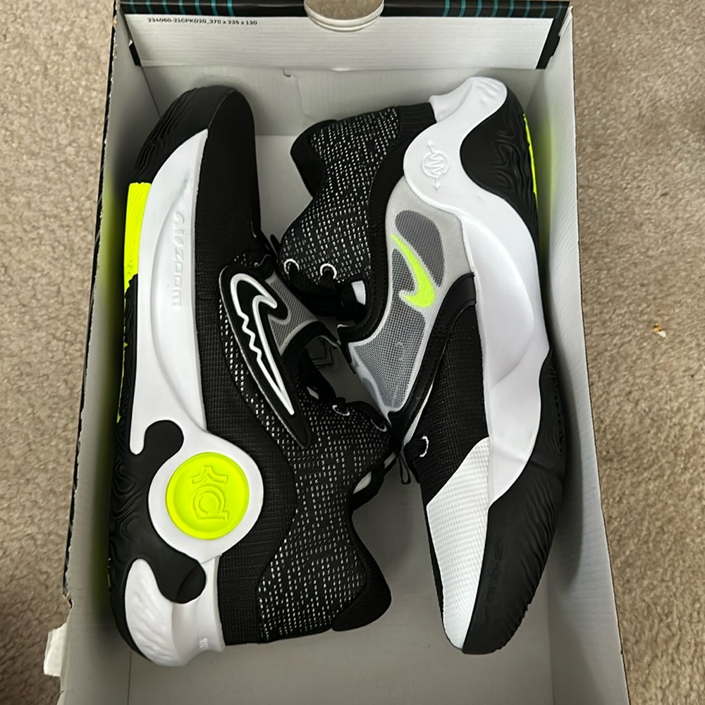 KD TREY 5X Basketball shoes
